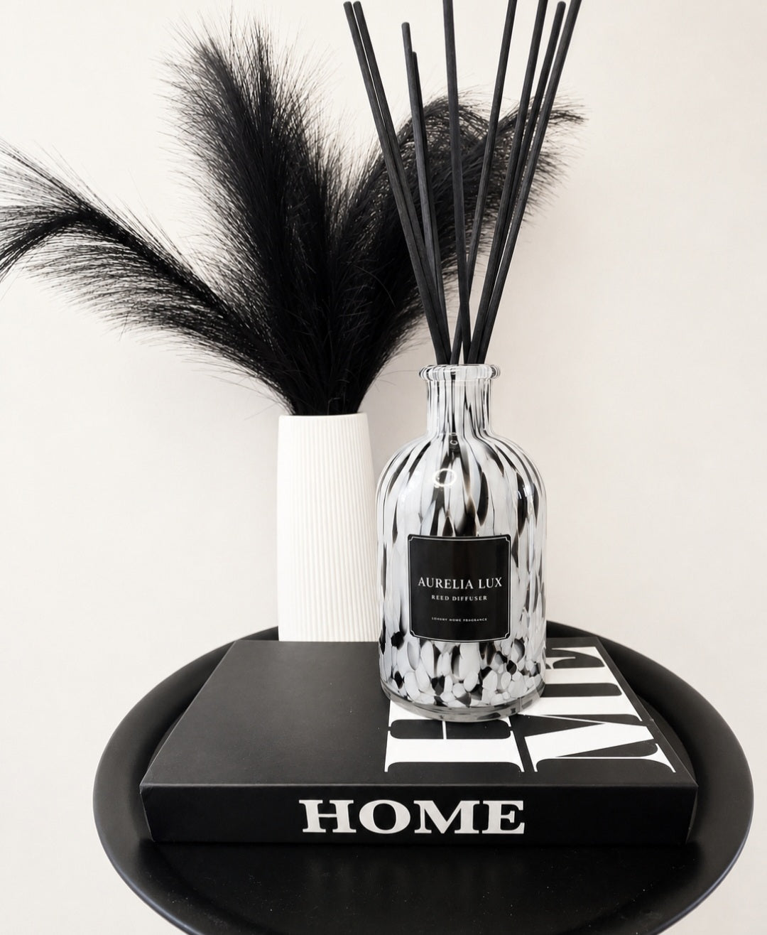 Aurelialux Monochrome 1 litre Long-Lsting Natural Reed Diffuser